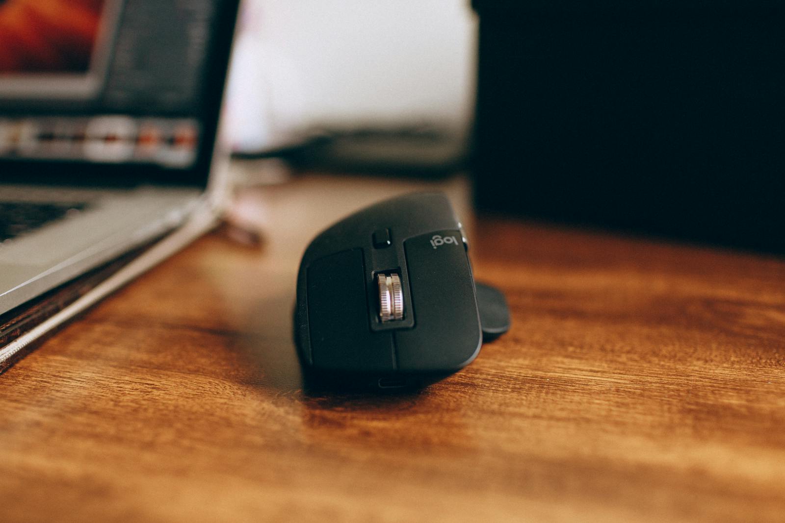 Pivot Pro · Ergonomic Wireless Performance Mouse